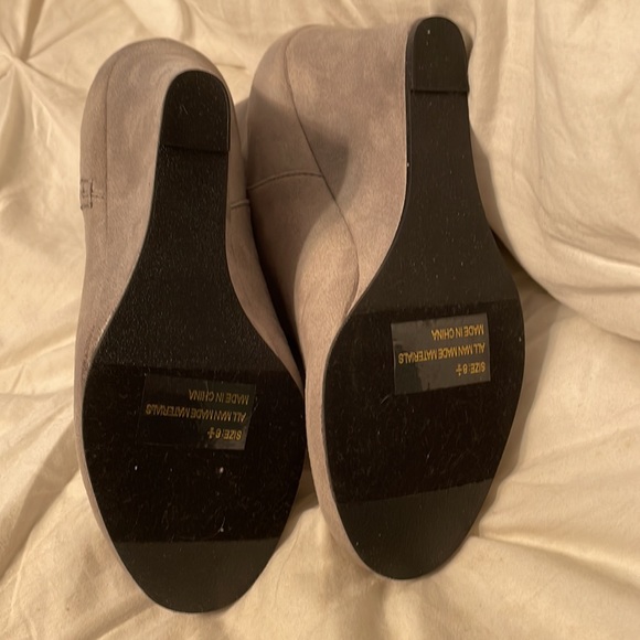 Brand new - never worn distressed wedge bootie - Picture 5 of 7